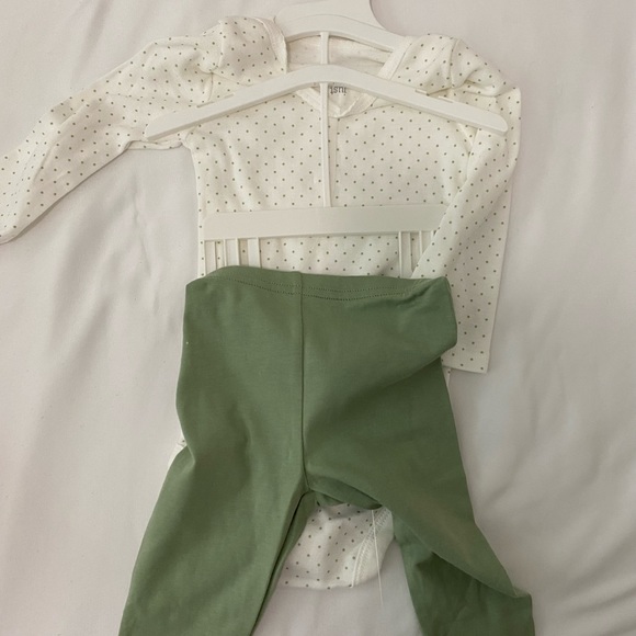 NWT Carters Baby 3 pc Outfit - Picture 2 of 2